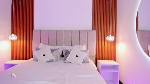 kloe sofia online show from February 9, 12:20 pm