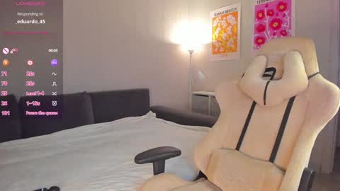 Snapshot of kylie_starrrr chatting on December 2, 3:04 am Ann online show from December 2, 3:04 am