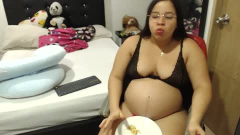 Snapshot of kylie_switch chatting on September 17, 12:23 am Instagram Kylie switch followme buy lovense here online show from September 17, 12:23 am