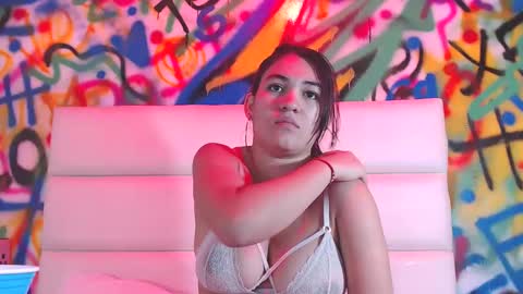 Melissa online show from February 3, 11:58 pm