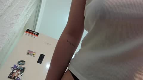 Snapshot of kylieblond chatting on December 7, 9:22 pm Din online show from December 7, 9:22 pm