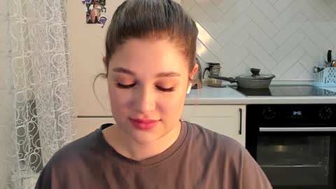 Snapshot of kylieblond chatting on January 9, 7:40 pm Din online show from January 9, 7:40 pm