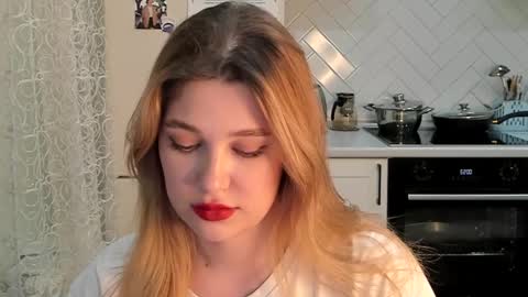 Snapshot of kylieblond chatting on March 4, 9:54 pm Din online show from March 4, 9:54 pm