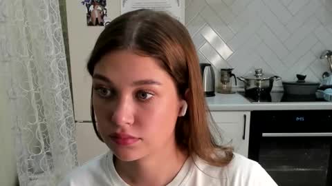 Snapshot of kylieblond chatting on October 6, 8:50 pm Din online show from October 6, 8:50 pm