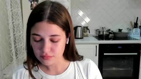 Snapshot of kylieblond chatting on November 16, 8:03 pm Din online show from November 16, 8:03 pm