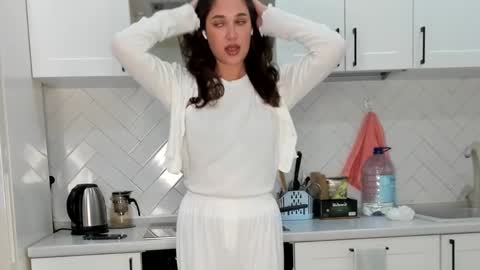 Snapshot of kylieblond chatting on November 19, 9:37 pm Din online show from November 19, 9:37 pm