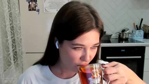 Snapshot of kylieblond chatting on November 20, 9:25 pm Din online show from November 20, 9:25 pm