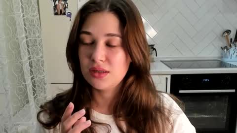 Snapshot of kylieblond chatting on November 23, 8:08 pm Din online show from November 23, 8:08 pm