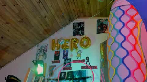 Snapshot of kyliekandy chatting on February 28, 1:28 am online show from February 28, 1:28 am