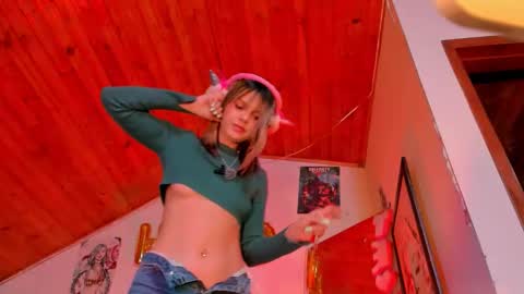 Snapshot of kyliekandy chatting on March 2, 12:35 am online show from March 2, 12:35 am