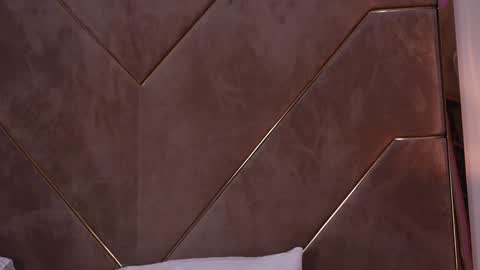 Kylie  online show from December 8, 7:47 am