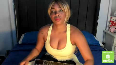 Snapshot of kyliewhiteboobs chatting on April 14, 7:09 pm kylie white boobs online show from April 14, 7:09 pm