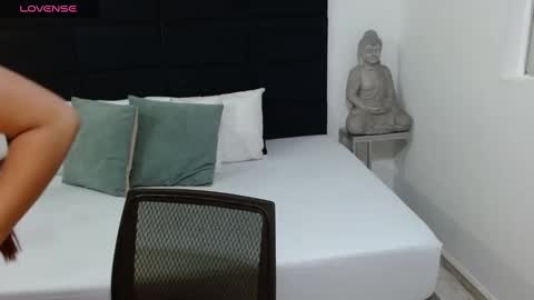 Kylie online show from October 6, 10:02 am