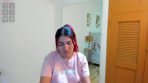 Snapshot of kyliiebaker chatting on May 11, 11:16 am Kylie online show from May 11, 11:16 am