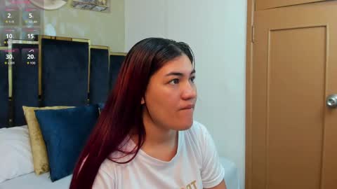 Snapshot of kyliiebaker chatting on May 21, 10:33 am Kylie online show from May 21, 10:33 am