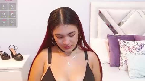 Snapshot of kyliiebaker chatting on June 12, 10:36 am Kylie online show from June 12, 10:36 am