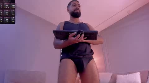 Kylliam Levis online show from October 18, 10:32 pm