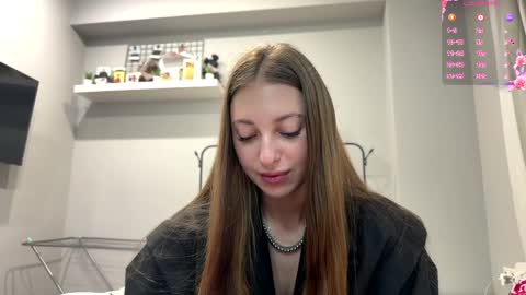 Snapshot of kymberlyrosenlof chatting on June 3, 2:14 am Selena online show from June 3, 2:14 am