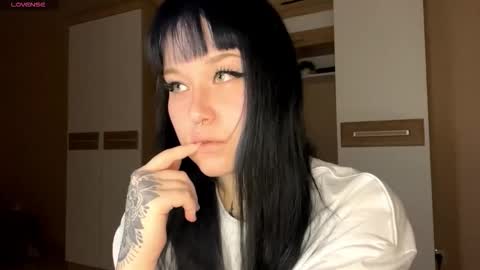 Snapshot of kyongsevenbergen chatting on October 27, 7:34 am Eva online show from October 27, 7:34 am