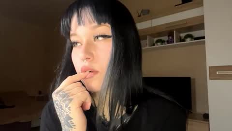 Snapshot of kyongsevenbergen chatting on October 29, 10:28 am Eva online show from October 29, 10:28 am