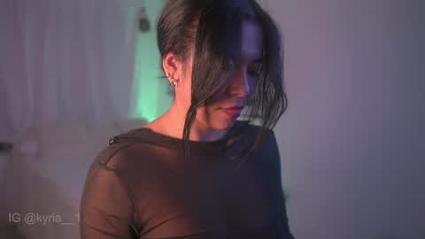 schedule 300 pm - 1100pm colombia time online show from February 8, 3:52 am