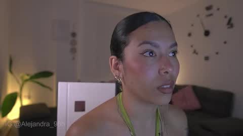 schedule 300 pm - 1100pm colombia time online show from February 3, 2:53 am