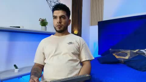 Snapshot of kyro_blaze chatting on June 1, 11:12 am Kyro Blaze online show from June 1, 11:12 am