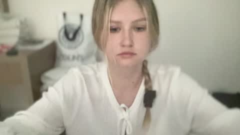 Snapshot of kyttilovelly chatting on July 27, 9:33 pm Amanda online show from July 27, 9:33 pm