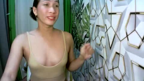 kyutshyne online show from April 29, 5:17 pm