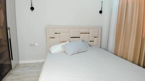 Snapshot of l1l_lola chatting on November 17, 8:20 am Ameli online show from November 17, 8:20 am