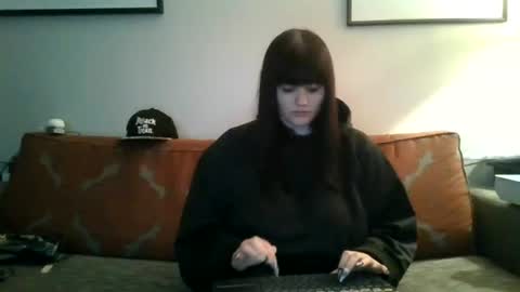 Snapshot of l1lybaby chatting on June 24, 5:50 am Lily online show from June 24, 5:50 am