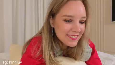 Snapshot of l1n4luv chatting on October 22, 9:03 pm lina online show from October 22, 9:03 pm