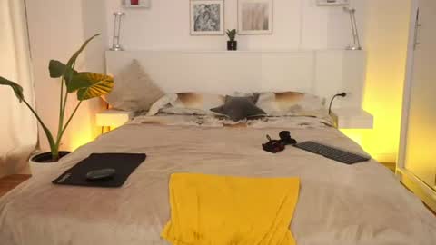 Snapshot of l1ttle_kiki chatting on July 11, 7:55 am Viktoria White online show from July 11, 7:55 am