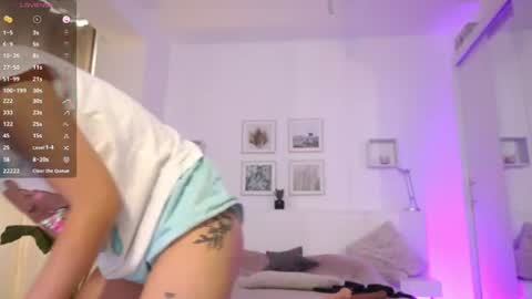 Snapshot of l1ttle_kiki chatting on July 29, 7:17 am Viktoria White online show from July 29, 7:17 am