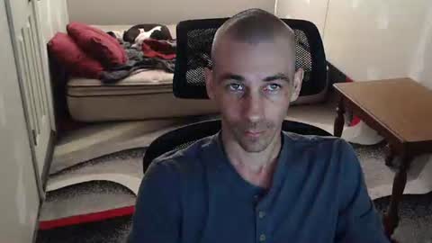 l1v1nth3dr3am online show from March 17, 5:22 am