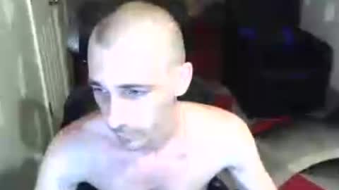 Snapshot of l1v1nth3dr3am chatting on July 17, 1:45 am l1v1nth3dr3am online show from July 17, 1:45 am