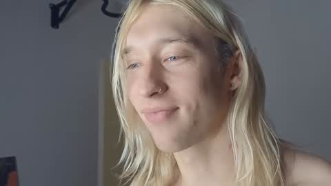 Snapshot of l_adonis_l chatting on December 26, 5:26 am Adonis online show from December 26, 5:26 am