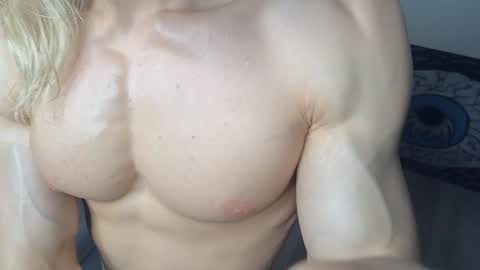 Snapshot of l_adonis_l chatting on January 14, 6:34 am Adonis online show from January 14, 6:34 am