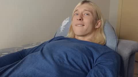 Snapshot of l_adonis_l chatting on February 28, 8:20 am Adonis online show from February 28, 8:20 am