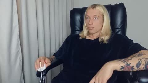 Snapshot of l_adonis_l chatting on September 10, 6:57 am Adonis online show from September 10, 6:57 am