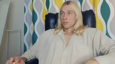 Snapshot of l_adonis_l chatting on September 28, 7:03 am Adonis online show from September 28, 7:03 am