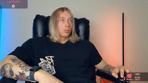 Snapshot of l_adonis_l chatting on November 5, 4:45 am Adonis online show from November 5, 4:45 am