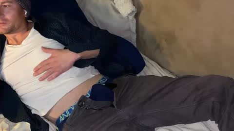 Snapshot of l_is_here chatting on January 1, 12:11 pm L online show from January 1, 12:11 pm