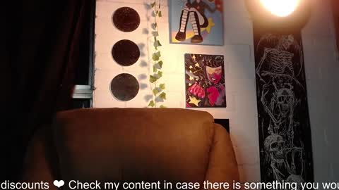 Snapshot of la_femme_fatale_ chatting on December 19, 12:02 am Hanna FREE ONLYFANS online show from December 19, 12:02 am