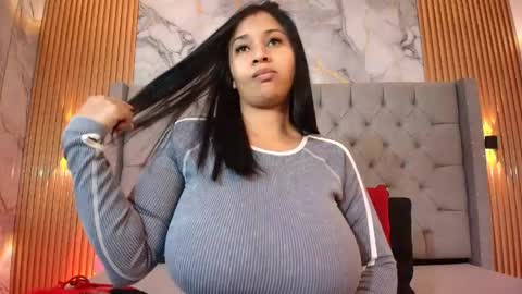 Snapshot of la_indiia chatting on May 6, 1:05 pm la_indiia online show from May 6, 1:05 pm