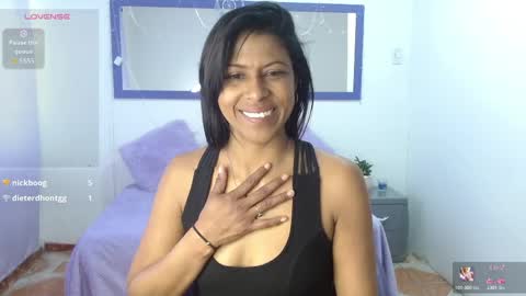 Snapshot of la_negritaa chatting on June 8, 9:48 pm Sara online show from June 8, 9:48 pm
