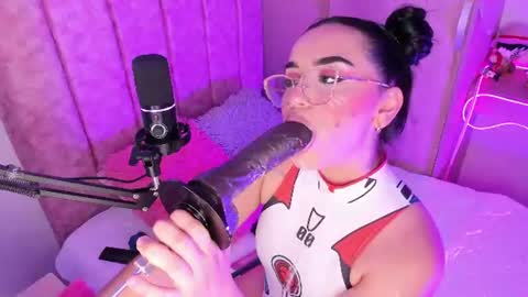 Snapshot of laana_foxx chatting on July 3, 11:22 pm lana foxx Model independient online show from July 3, 11:22 pm