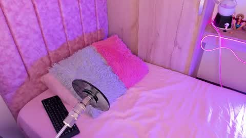 Snapshot of laana_foxx chatting on July 12, 10:34 pm lana foxx Model independient online show from July 12, 10:34 pm