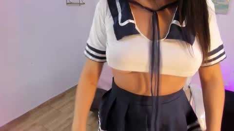 Snapshot of laara_croft chatting on October 24, 9:00 pm L A R A online show from October 24, 9:00 pm