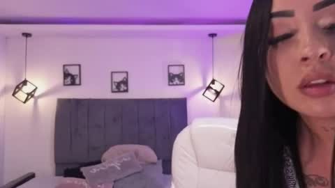  L A R A   online show from March 14, 9:53 pm